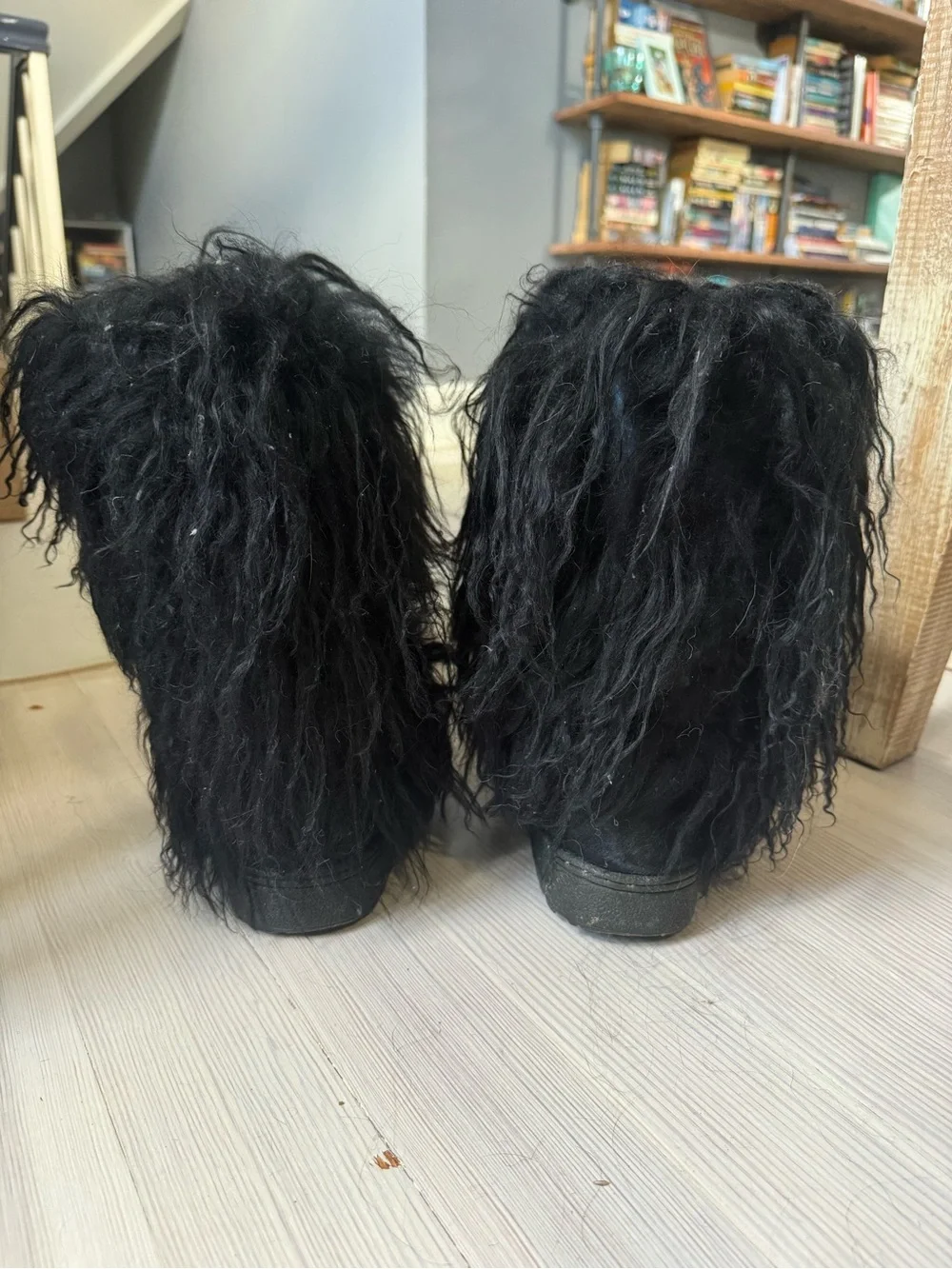 BearPaw shaggy cushioned